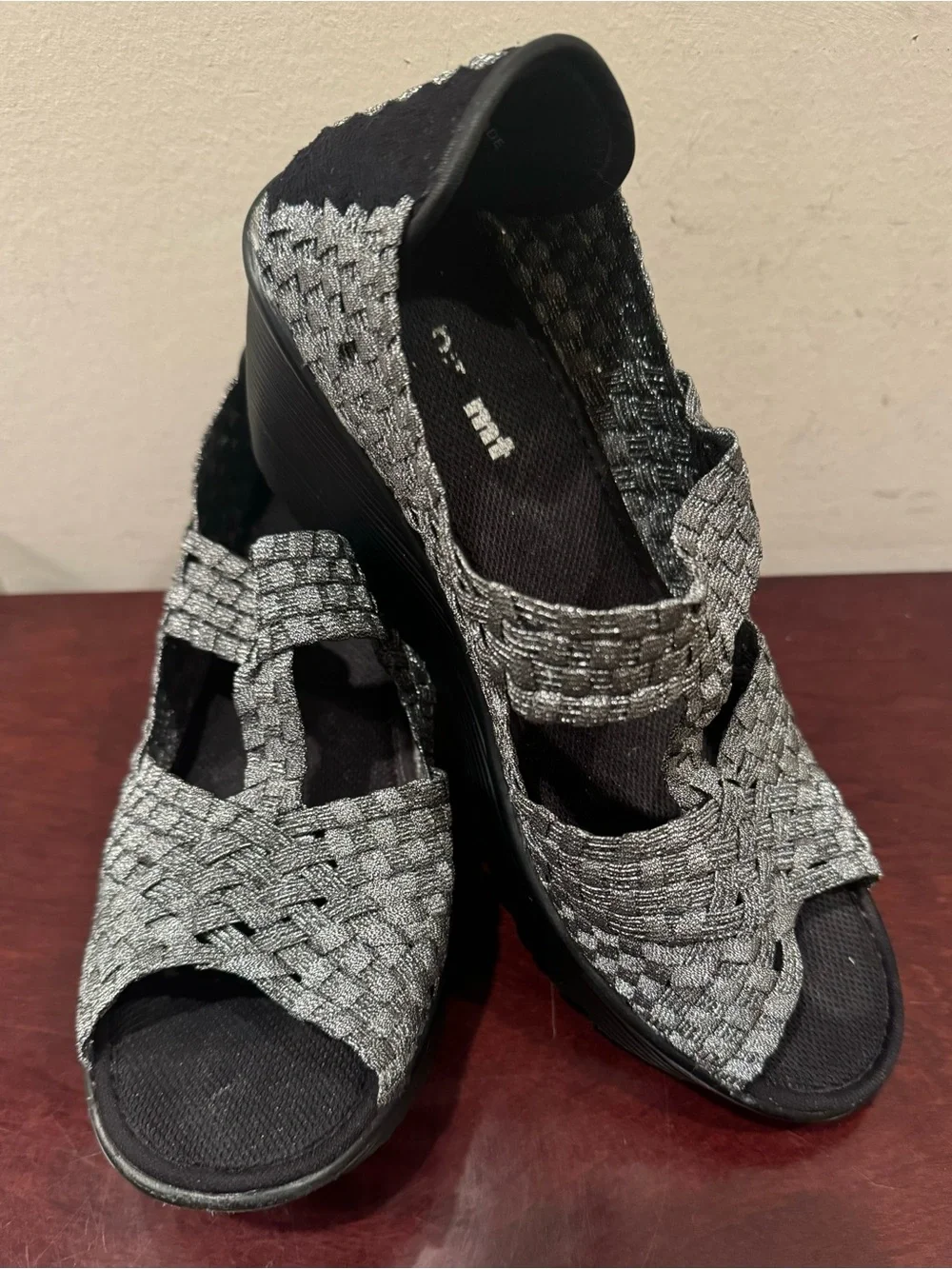 Women's Silver Woven Stretch Wedge Sandals by White Mountain- Size 7.5